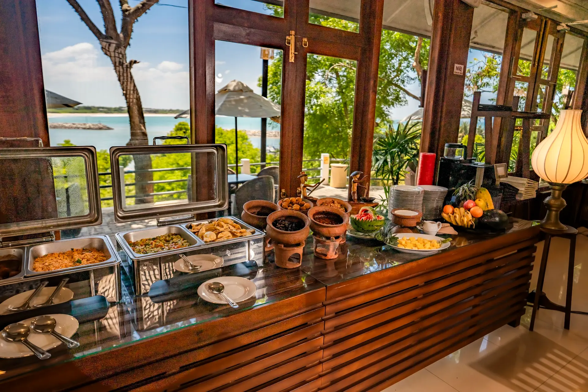 The buffet with the coast beyond